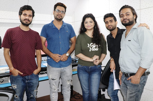 वैष्णवी प्रोडक्शन हाउस और फनकार म्यूजिक इंडिया के लिए गायक शैलेश भट्ट ने गाया हिंदी रोमांटिक सॉन्ग