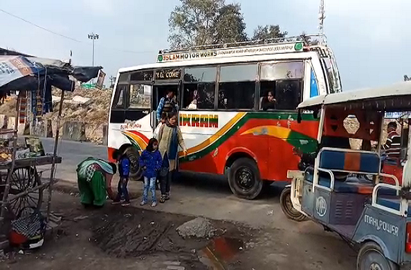 परिवहन विभाग को डग्गामार बसों की वजह से हो रहा है लाखों  रुपए का नुकसान