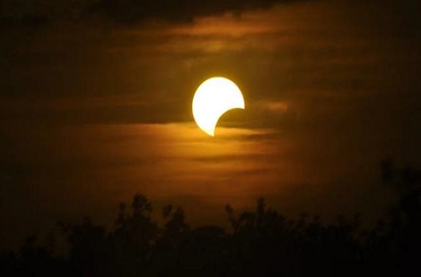 मसूरी में भी देखा गया सूर्य ग्रहण