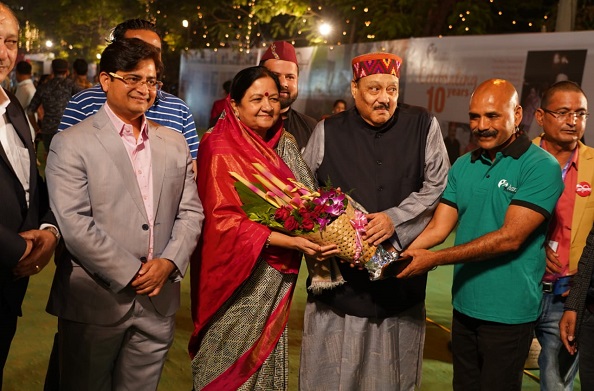 मुंबई में आयोजित कौथिग महाकुंभ में पहुँचे श्री भोले जी महाराज एवं माता मंगला जी और अधिवक्ता संजय दरमोड़ा 