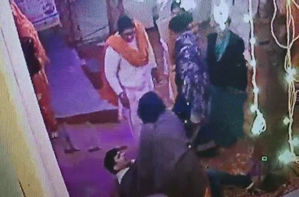 गाजियाबाद: चोरी के इरादे से घर में घुसा बदमाश… महिलाओं ने जमकर की पिटाई