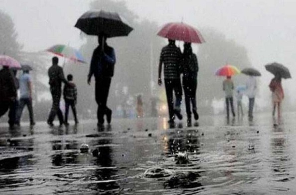 Uttarakhand Weather Update: इन जिलों पर भारी बारिश के आसार, मौसम विभाग ने किया येलो अलर्ट जारी