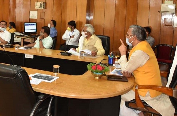 देहरादून: CM रावत की अध्यक्षता में हुई यू.एम.टी.ए की बैठक