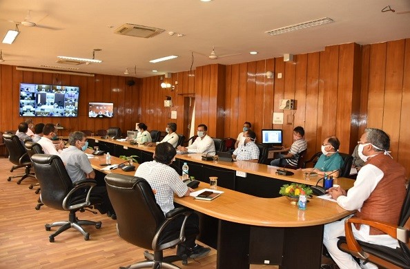 कोविड-19 की स्थिति पर CM रावत ने वीडियो कांफ्रेंसिग के जरिए की जिलाधिकारियों संग समीक्षा बैठक… दिए कई निर्देश