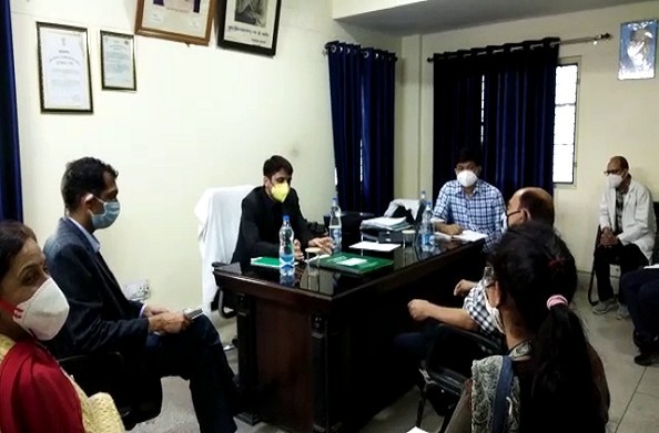 नरेंद्रनगर: डीएम मंगेश ने किया नरेंद्र नगर अस्पताल का निरीक्षण… एक हफ्ते के अंदर नई ओपीडी तैयार करने के निर्देश