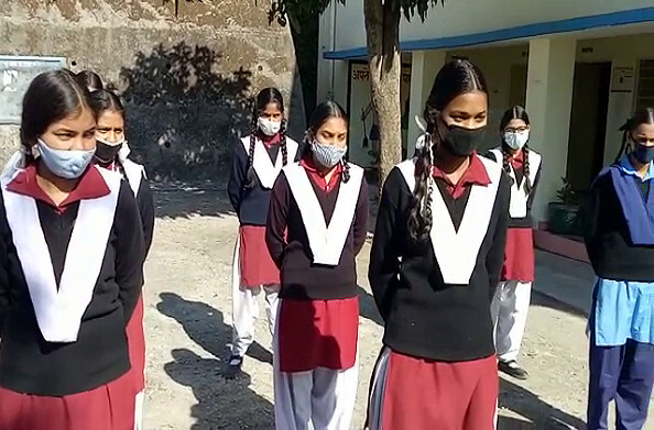 नरेंद्रनगर: आयुर्वेदिक अस्पताल की टीम ने किया लोगों को जागरूक