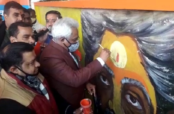 हरिद्वार: कैबिनेट मंत्री मदन कौशिक ने पेंट माई सिटी का शुभारंभ किया