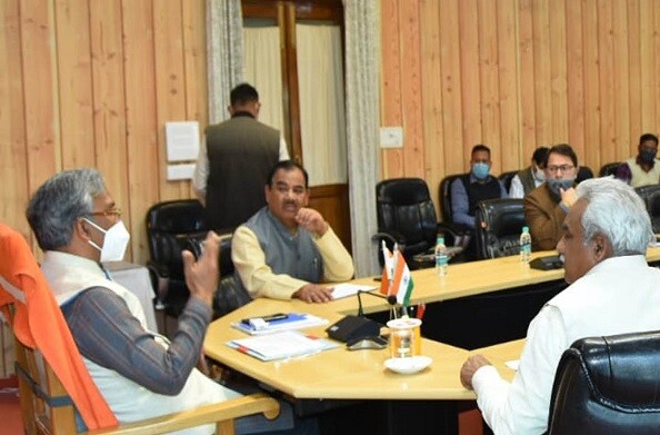 देहरादून: जिला स्तरीय विकास प्राधिकरणों के सम्बन्ध में मुख्यमंत्री ने ली बैठक