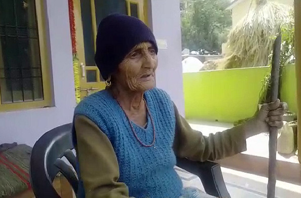 पिथौरागढ़: लोहाकोट गांव की 83 वर्ष की परुली देवी को 69 साल बाद मिलने जा रही है पेंशन की सौगात
