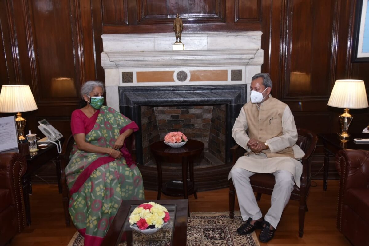 सीएम रावत ने की नई दिल्ली में केन्द्रीय वित्त मंत्री निर्मला सीतारमण से भेंट,जरूरी बातों पर की चर्चा