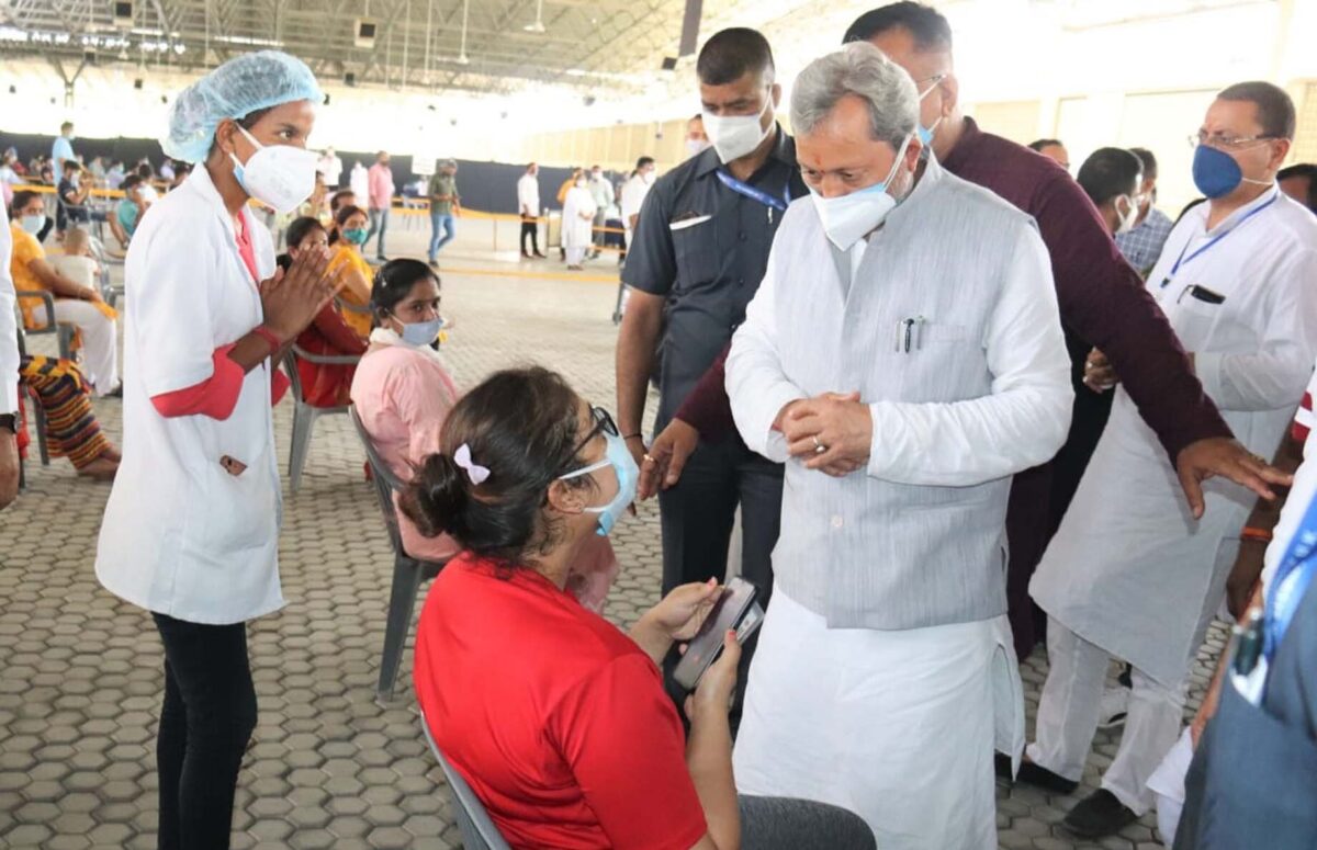 सीएम तीरथ रावत ने रूद्रपुर में ईएसआईसी अस्पताल का निरीक्षण कर व्यवस्थाओं का लिया जायजा