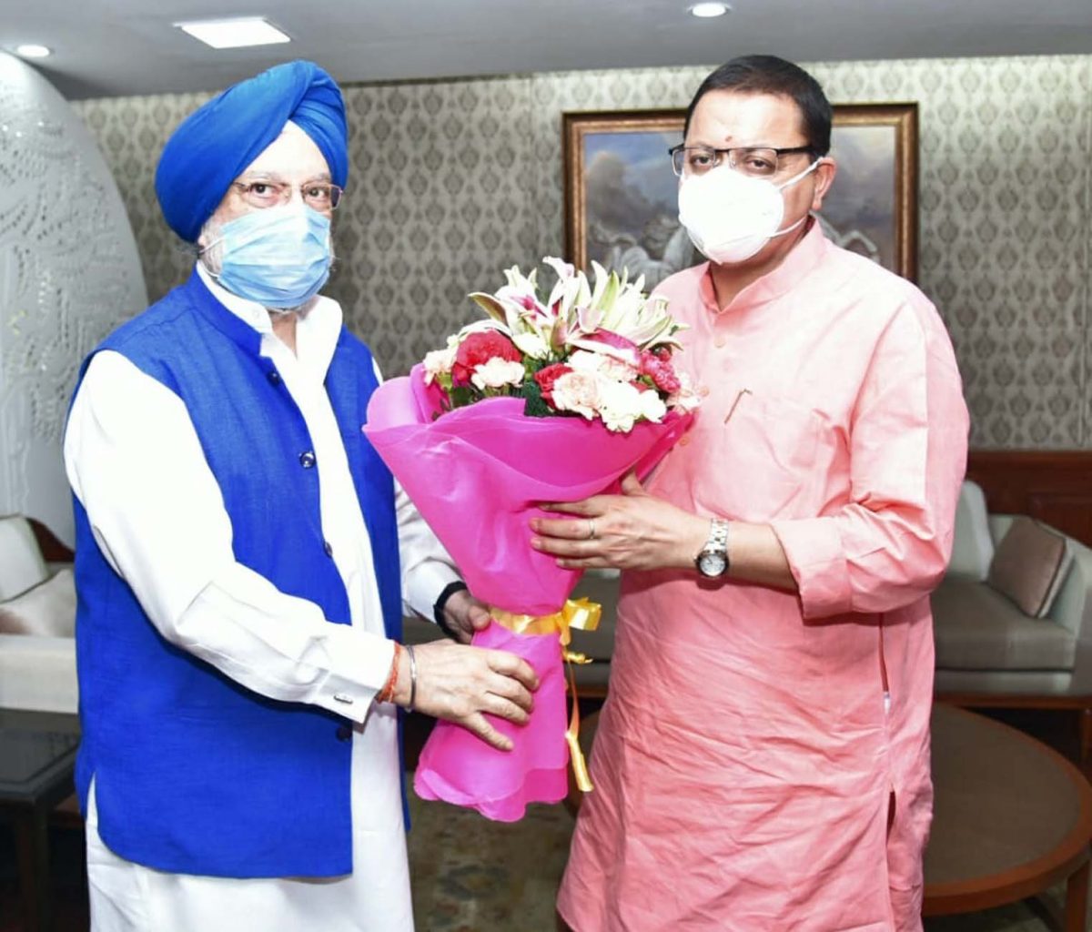 मुख्यमंत्री पुष्कर सिंह धामी ने केंद्रीय मंत्री हरदीप सिंह पुरी से भेंट की