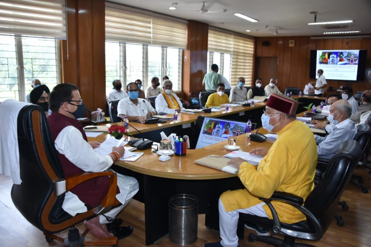मुख्यमंत्री की अध्यक्षता में आयोजित हुई उत्तराखण्ड चार धाम देवस्थानम् प्रबन्धन बोर्ड की बैठक, जोशीमठ में स्थापित होगा वेद अध्ययन केन्द्र