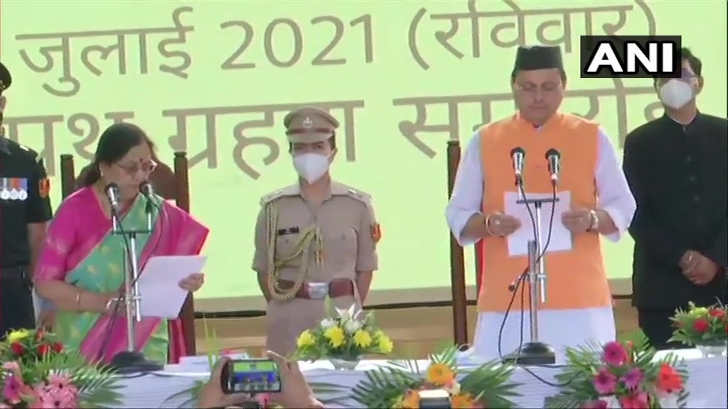पुष्कर सिंह धामी ने मुख्यमंत्री पद की शपथ लेकर 11 वें मुख्यमंत्री का पहना ताज