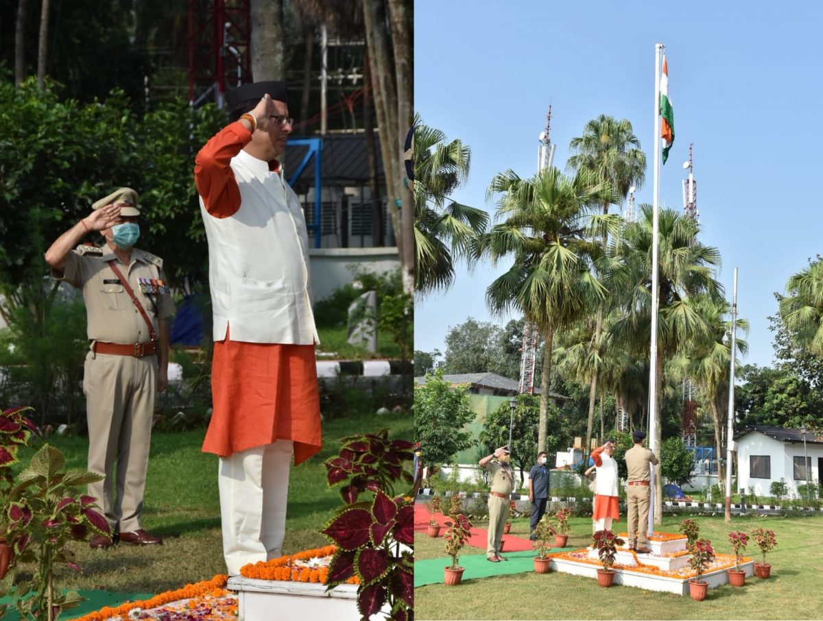 मुख्यमंत्री पुष्कर सिंह धामी ने स्वतंत्रता दिवस की 74वीं वर्षगांठ के अवसर पर मुख्यमंत्री आवास में  किया ध्वजारोहण