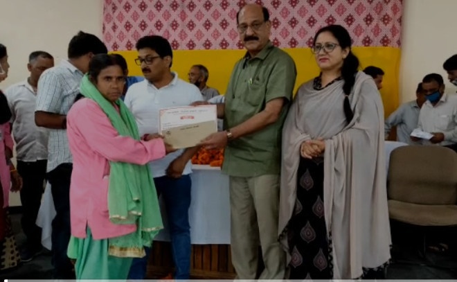 नरेंद्रनगर : आशाओं व आंगनबाड़ी कार्यकत्रियों को कैबिनेट मंत्री सुबोध उनियाल ने किया सम्मानित
