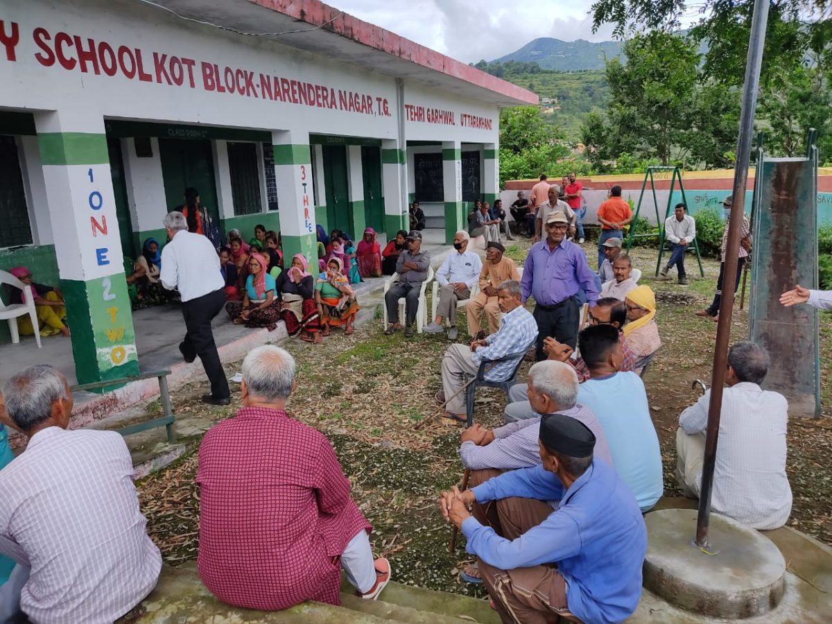 नरेंद्रनगर पयाल गांव में प्रधान व उप-प्रधान लगा रहे एक दूसरे पर आरोप, बीते रोज हुई ग्राम पंचायत की बैठक