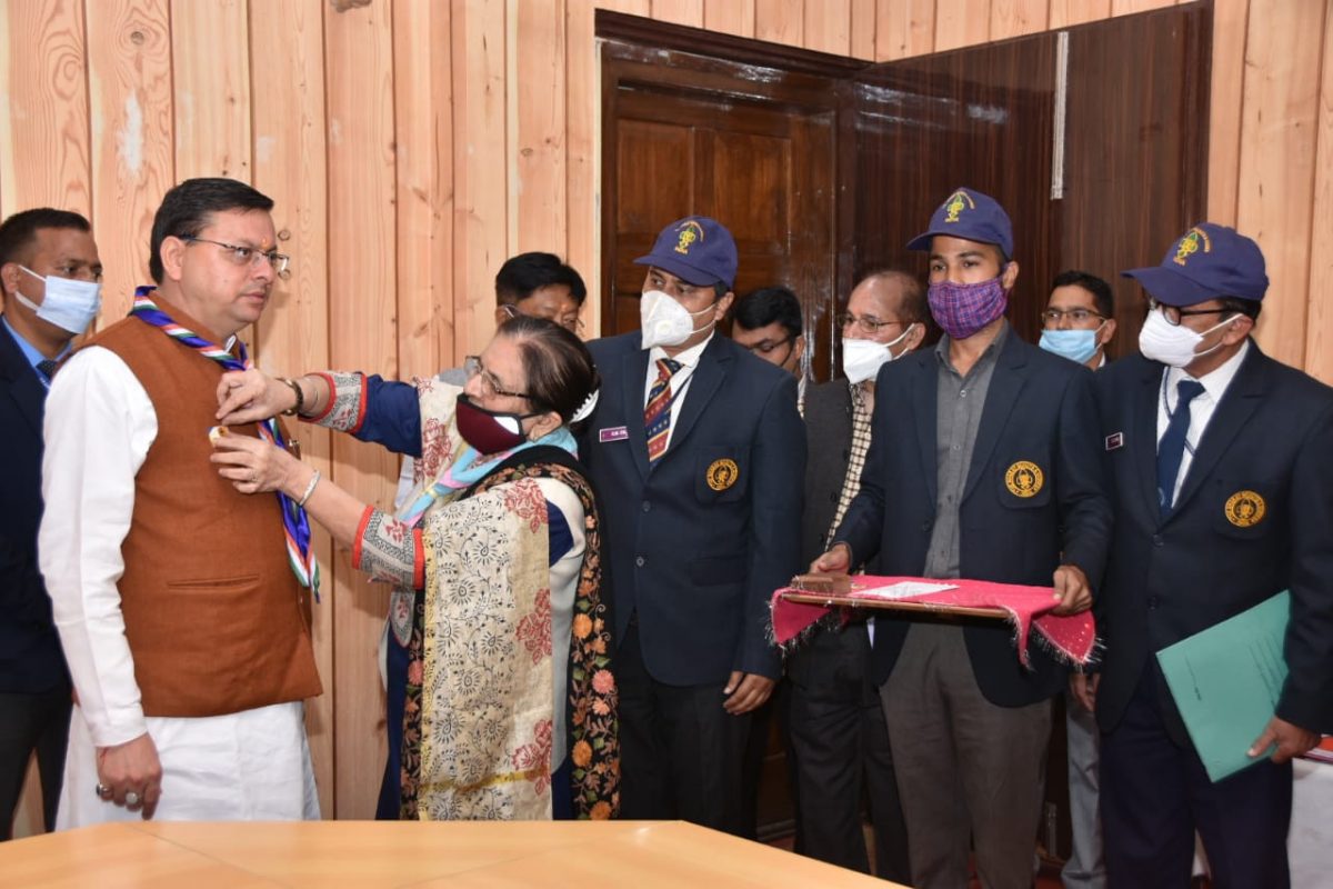 मुख्यमंत्री पुष्कर सिंह धामी से भारत स्काउट एवं गाइड के प्रतिनिधिमण्डल ने की भेंट