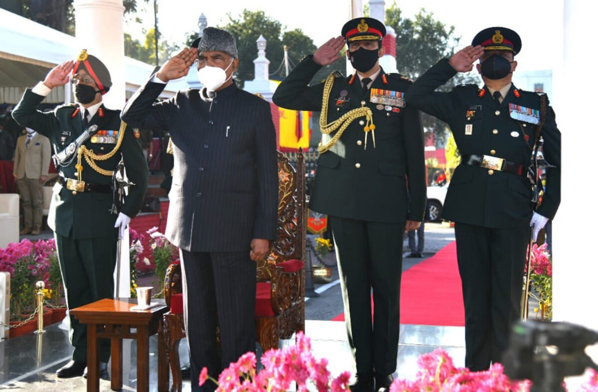 राष्ट्रपति राम नाथ कोविंद ने भारतीय सैन्य अकादमी में पासिंग आउट परेड की समीक्षा की