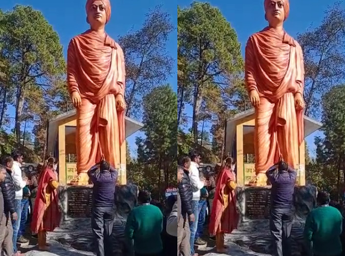 उत्तराखंड के डीडीहाट में है स्वामी विवेकानंद की सबसे बड़ी मूर्ति, नगरपालिका अध्यक्ष ने की मूर्ति पर पुष्पांजलि अर्पित
