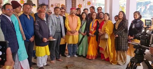 चंपावत जिले की हसीन वादियों में चल रही फिल्म चकरव्यू की शूटिंग, सुशीला रावत के हिंदी नाटक प्रेम आहुति की कहानी