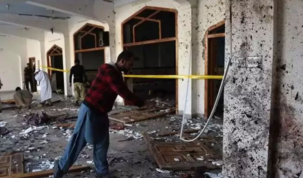पाकिस्तान में बम धमाका, नमाज अता कर रहे 30 लोगों की मौत, 50 से अधिक घायल
