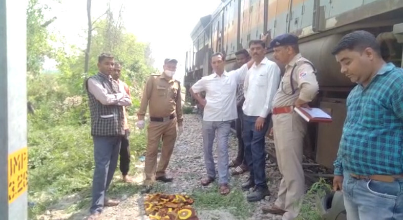 पंतनगर ब्रेकिंग : पंतनगर रेलवे स्टेशन पर हाईटेंशन लाइन की चपेट में आकर एक युवक की मौत