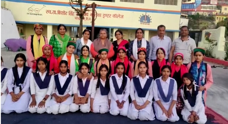 नरेन्द्रनगर : एन एस एस के शिविर में छात्राओं ने नुक्कड़ नाटकों के जरिये किया लोगों को जागरूक