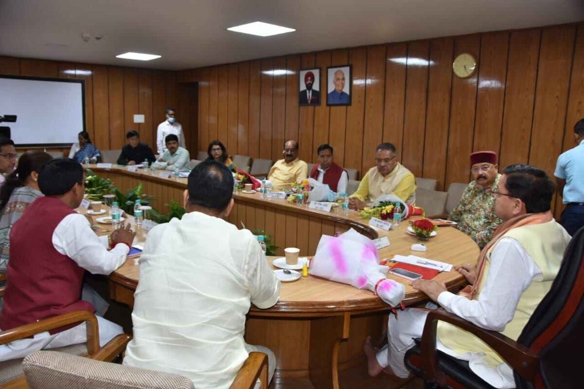 मुख्‍यमंत्री पुष्‍कर सिंह धामी की पहली कैबिनेट बैठक में यूनिफार्म सिविल कोड को लेकर फैसला