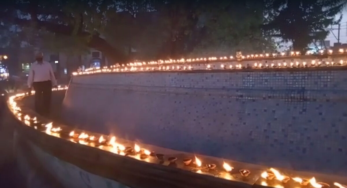 देहरादून: 2800 दिये जलाकर किया गया हिन्दू नववर्ष का स्वागत