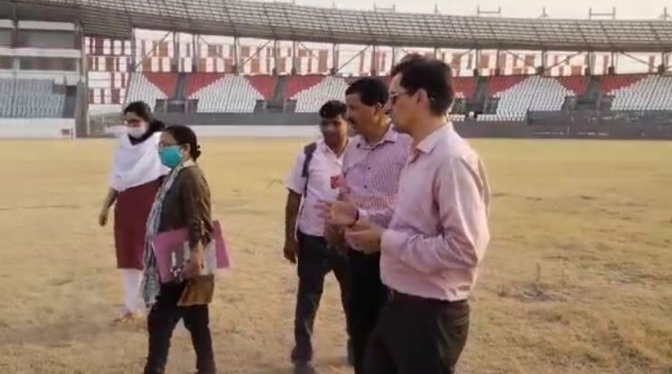 हलद्वानी- इंटरनेशनल क्रिकेट स्टेडियम का कुमाऊं कमिश्नर दीपक रावत ने किया निरीक्षण