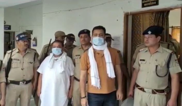 बाजपुर के ग्राम पिपलिया में हुई फायरिंग की घटना के मुख्य आरोपी अविनाश शर्मा और हरप्रीत सिंह को पुलिस ने किया गिरफ्तार