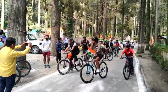 पौड़ी : आज़ादी का अमृत महोत्सव के तहत साइकिल रैली का आयोजन, रैली के विजेताओं को किया गया पुरस्कृत
