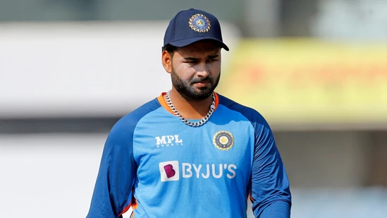 Rishabh Pant : चोटिल होने के कारण इन सीरीज से बाहर रहेंगे पंत, टीम इंडिया को लगा बड़ा झटका