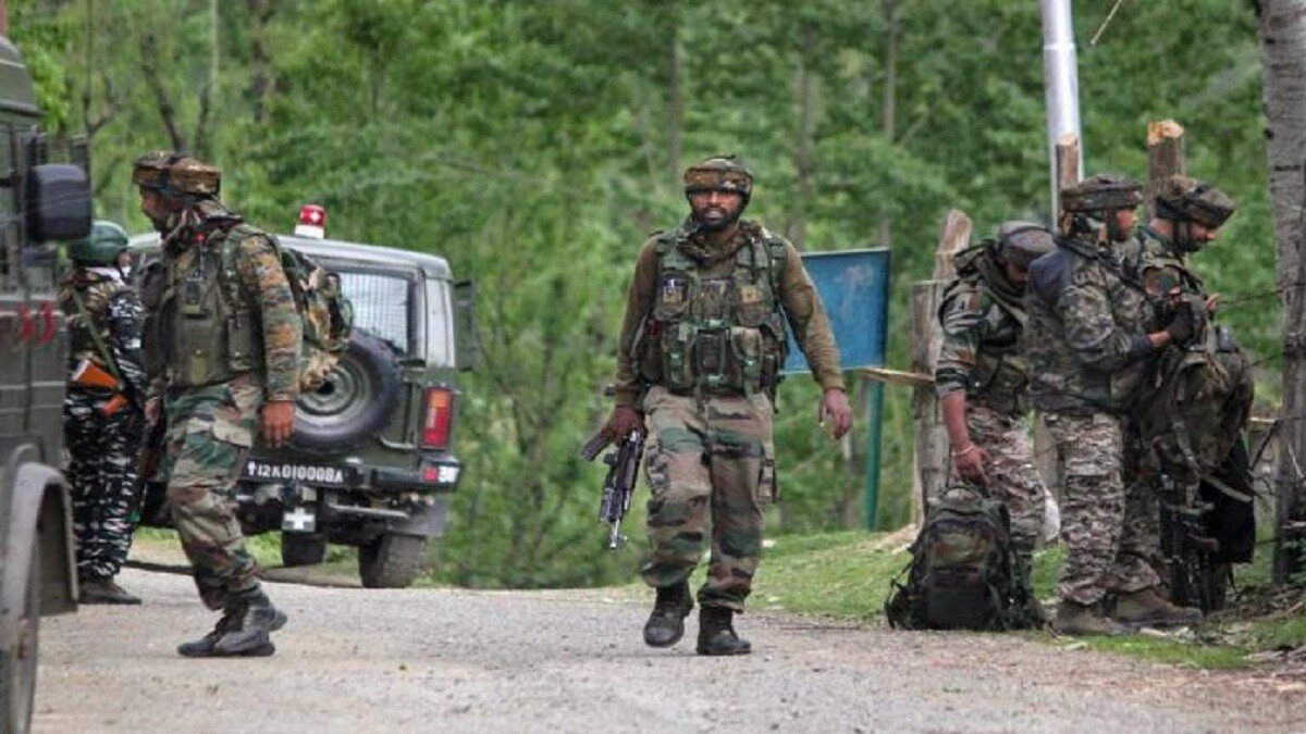 जम्मू-कश्मीर के सिद्दड़ा इलाके में पुलिस और आतंकियों के बीच मुठभेड़, तीन आतंकी हुए ढेर