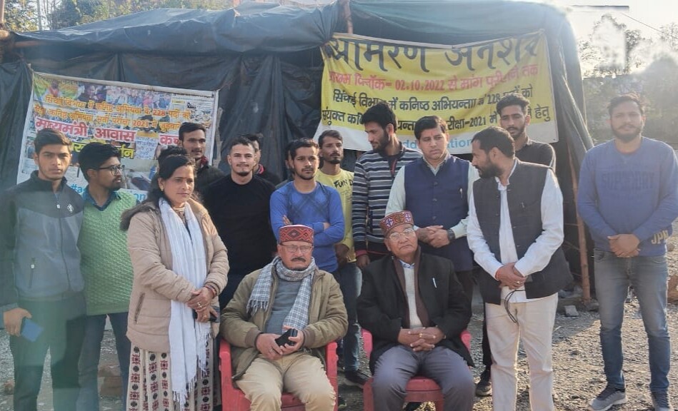 यूकेडी अध्यक्ष काशी सिंह ऐरी ने दिया डिप्लोमा आंदोलनकारियों को समर्थन