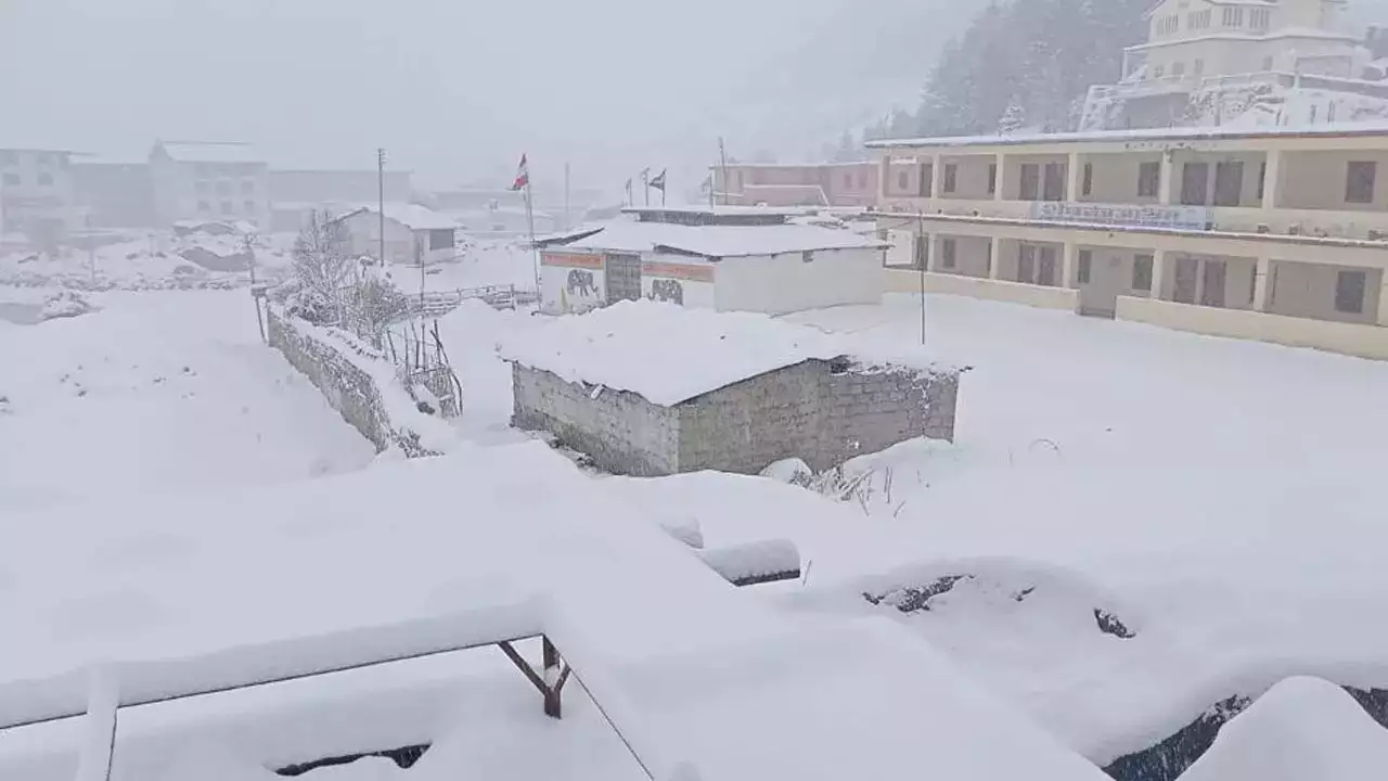 Heavy Snowfall in Uttarakhand