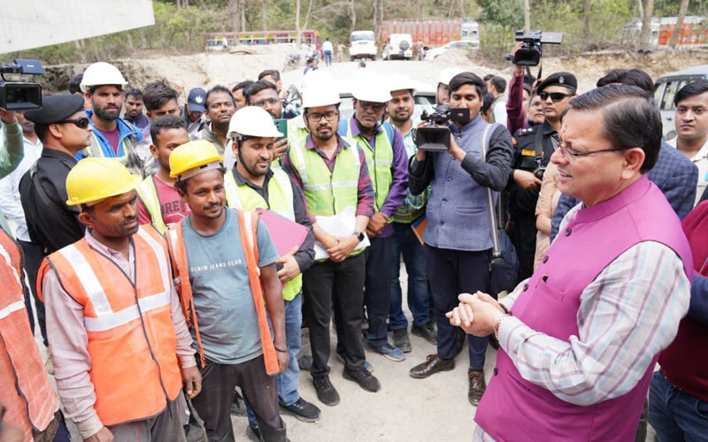 मुख्यमंत्री पुष्कर सिंह धामी ने रविवार को दिल्लीदेहरादून एक्सप्रेस वे के तहत उत्तराखण्ड में चल रहे कार्यों का स्थलीय निरीक्षण किया।