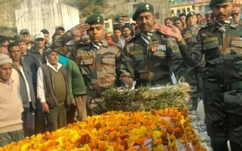 गमगीन माहौल के बीच शहीद कुलदीप सिंह भंडारी को दी गई अंतिम विदाई
