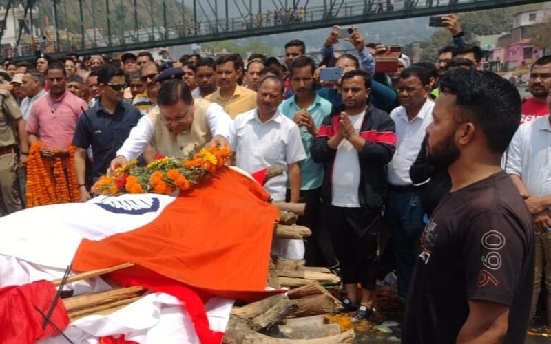 कैबिनेट मंत्री चन्दन राम दास को जनसैलाब ने नम आंखों से दी अंतिम विदाई