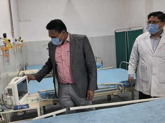 स्वास्थ्य सचिव आर राजेश कुमार ने किया दून अस्पताल कोविड सेंटर का निरीक्षण