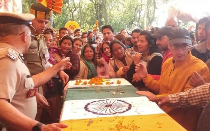 शहीद टीकम सिंह का राजकीय सम्मान के साथ किया गया अंतिम संस्कार