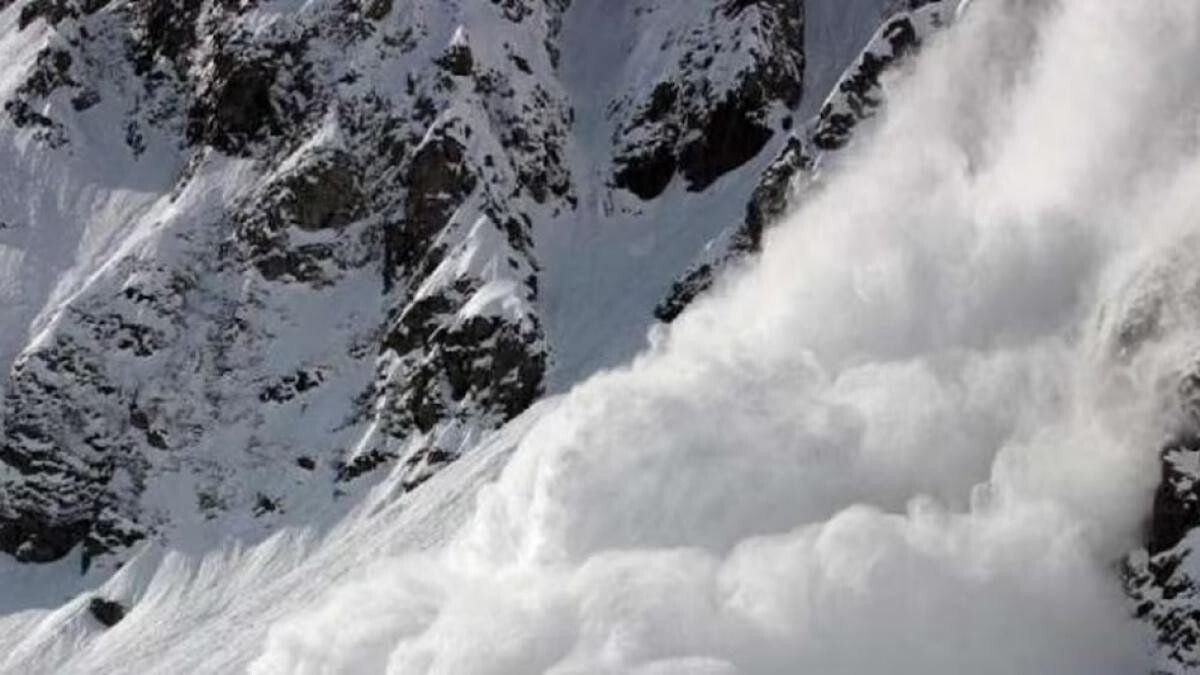 उत्तराखंड के 4 जिलो में बर्फीले तूफान को लेकर अलर्ट