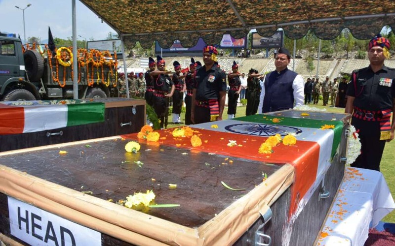 मुख्यमंत्री धामी ने शहीद रुचिन सिंह रावत को श्रद्धांजली दी