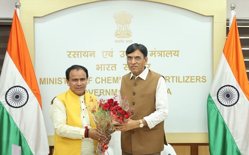 चिकित्सा शिक्षा मंत्री डॉ. धन सिंह रावत ने दिल्ली में केन्द्रीय स्वास्थ्य मंत्री डा. मनसुख मंडाविया से मुलाकात की
