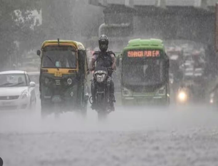 Uttarakhand Weather: बिगड़ा रहेगा मौसम का मिजाज, बारिश और बर्फबारी का अलर्ट
