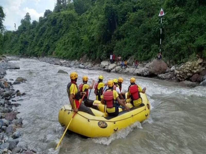 देहरादून की अमलावा नदी में बहा बच्चा, खोज में जुटी रेस्क्यू टीम