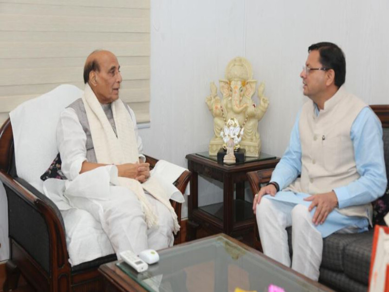 CM धामी ने रक्षा मंत्री राजनाथ सिंह से की मुलाकात, इन मुद्दों पर हुई चर्चा