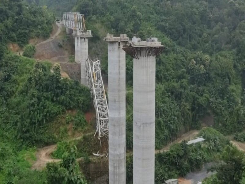 Mizoram Bridge Collapse: मिजोरम में बड़ा हादसा, पुल ढहने से 17 लोगों की मौत