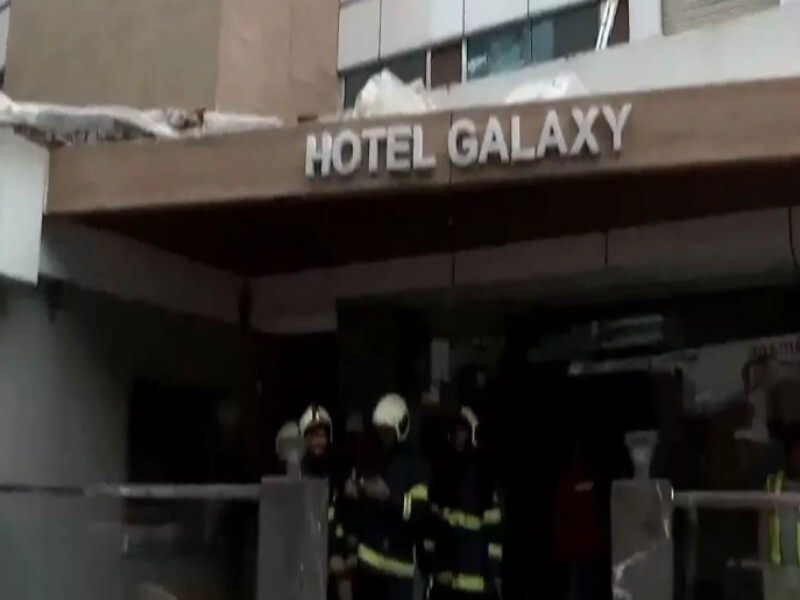 मुंबई के सांता क्रूज में होटल में हादसा, भीषण आग लगने से तीन की मौत, पांच घायल